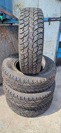 Продам комплект резины 265/75 R16