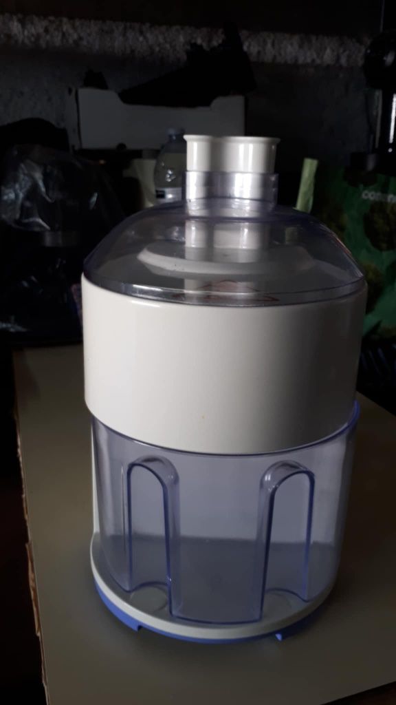 Máquina de sumos ufesa briol multifruit