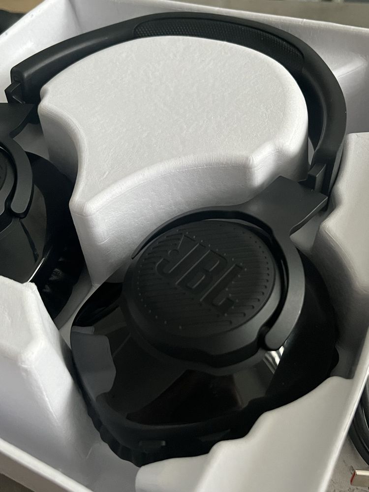 JBL by HARMAN стан нових, WIRELESS