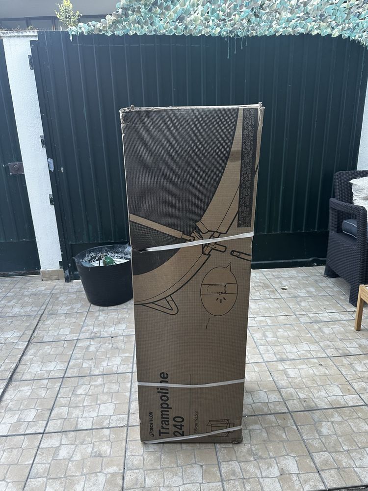 Trampolim 240 Novo Nunca usado