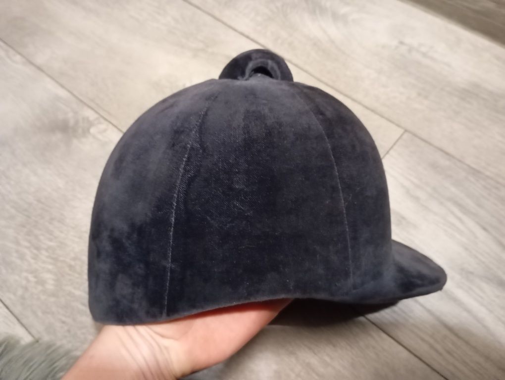 Toczek / kask jeździecki Czapka dżokejka, obwód 56cm, brak klamer