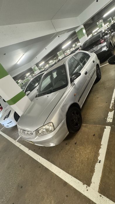 Hyundai accent 2000