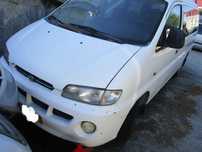 Hyundai H1 de 1999 Para peças