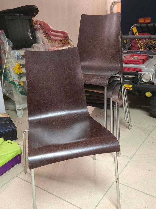 Conjunto de 7 Cadeiras Modernas — Madeira e Metal