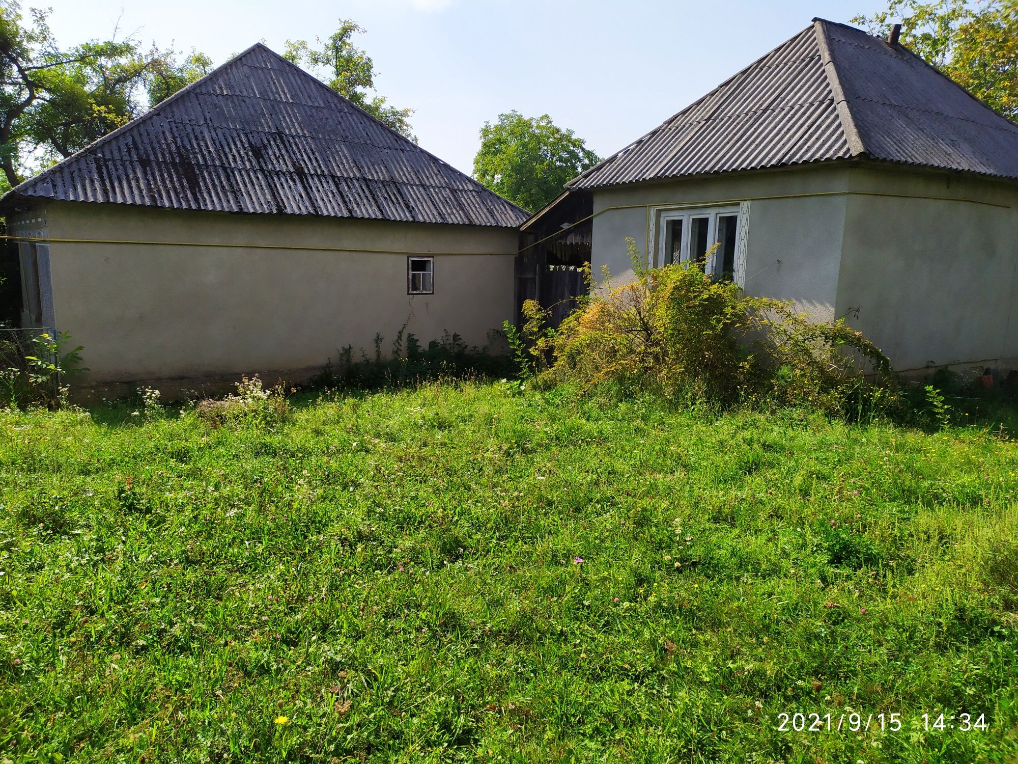 Дім в Карпатах для переселенців. Украïнців.