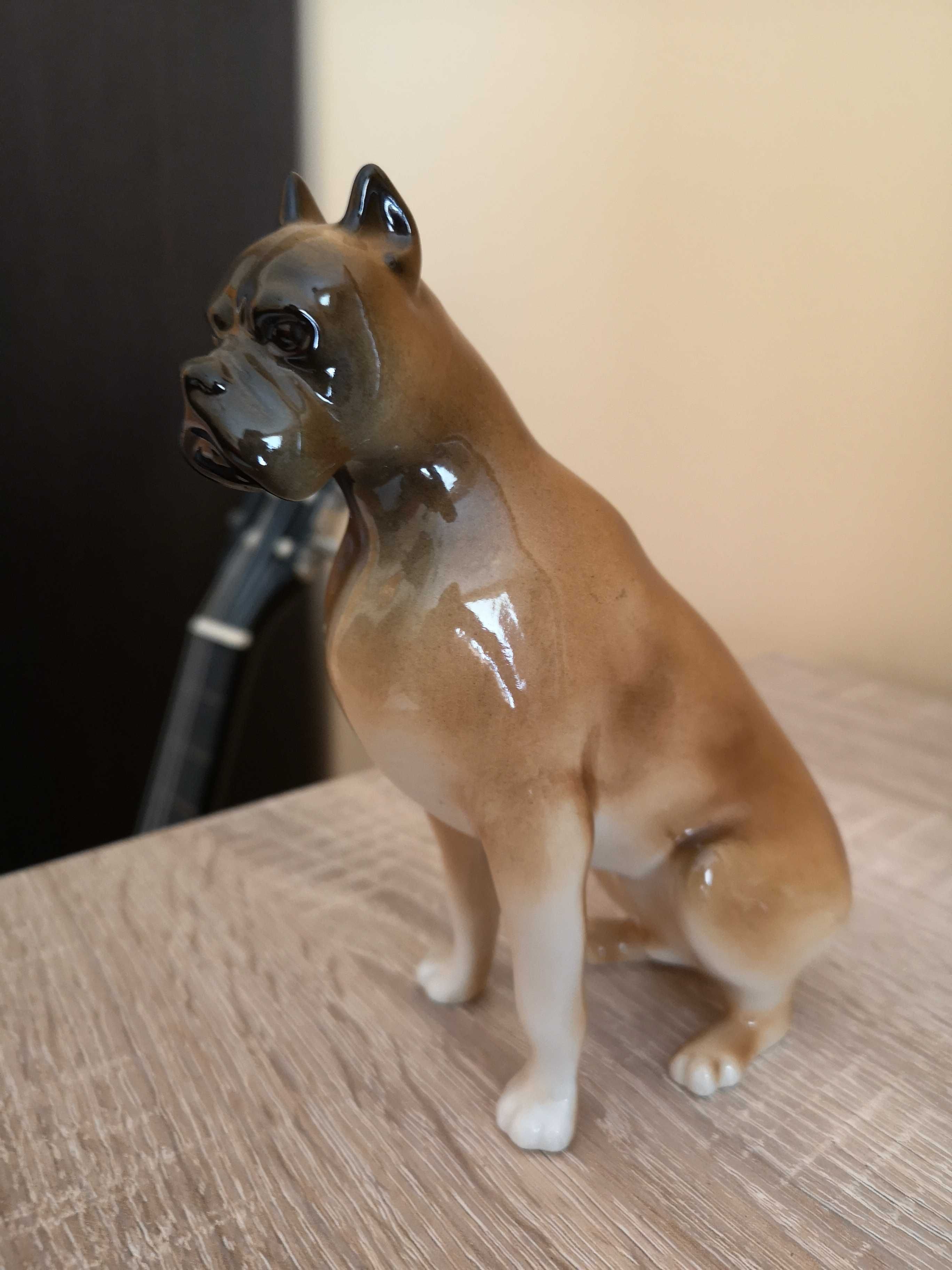 Figurka porcelanowa Boxer