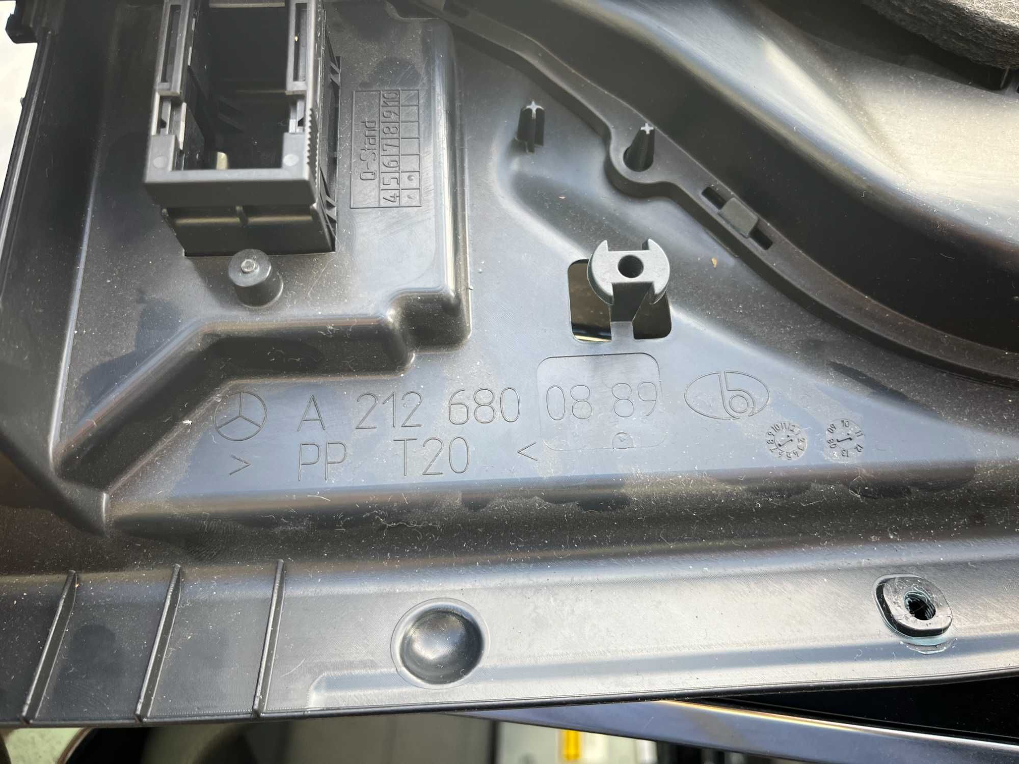 Kratki nawiewu środkowe + listwa dekoracyjna Mercedes W212 E klasa