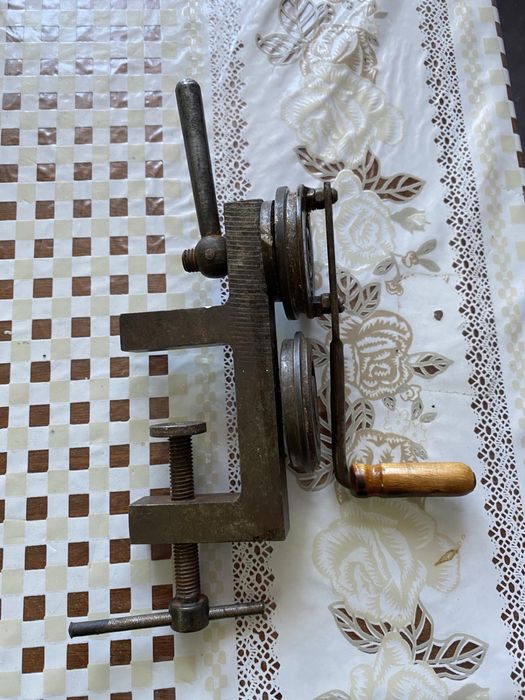 Продам машинку для рівння закаточних кришок