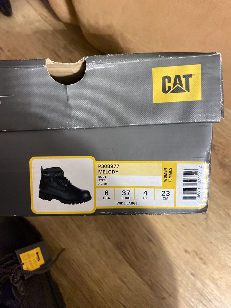 Botas Cat - tamanho 37 - novas