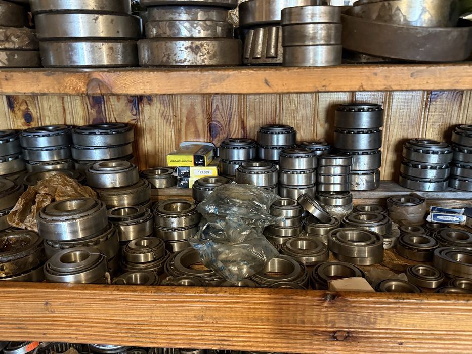 Продам колінвал т-40 і інші запчастини до тракторів