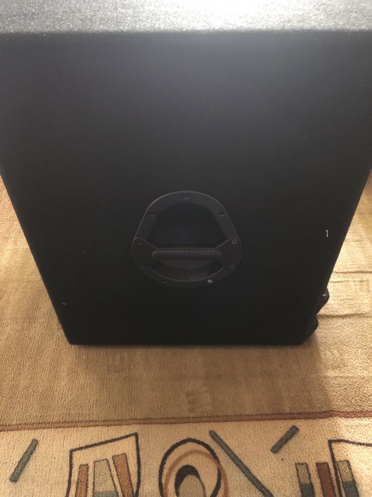 Активні сабвуфери Behringer VQ1800d