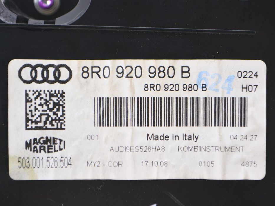 Панель приладів AUDI Q5 2008-2012 8R0920980B