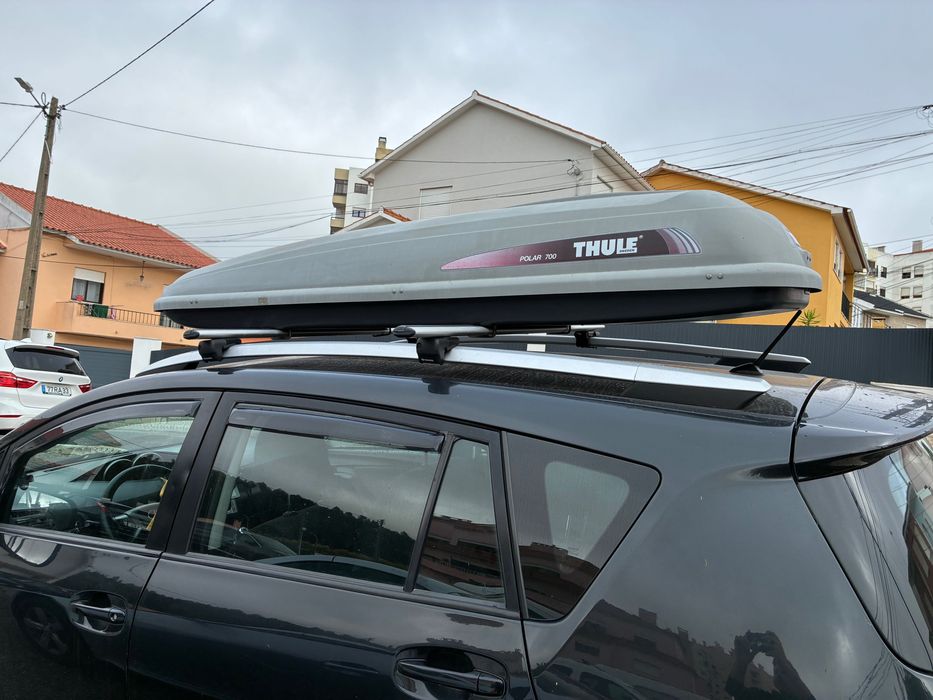 Caixa de tecto Box Thule polar 700 em bom estado .