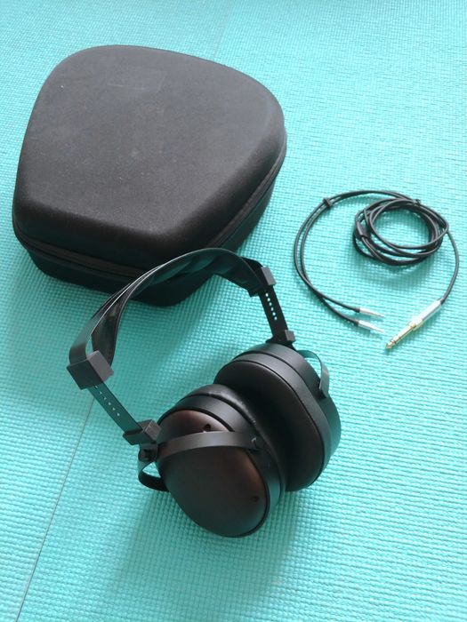 Monolith M565C закриті з кейсом та кабелем, робоче одне вухо, AS IS !