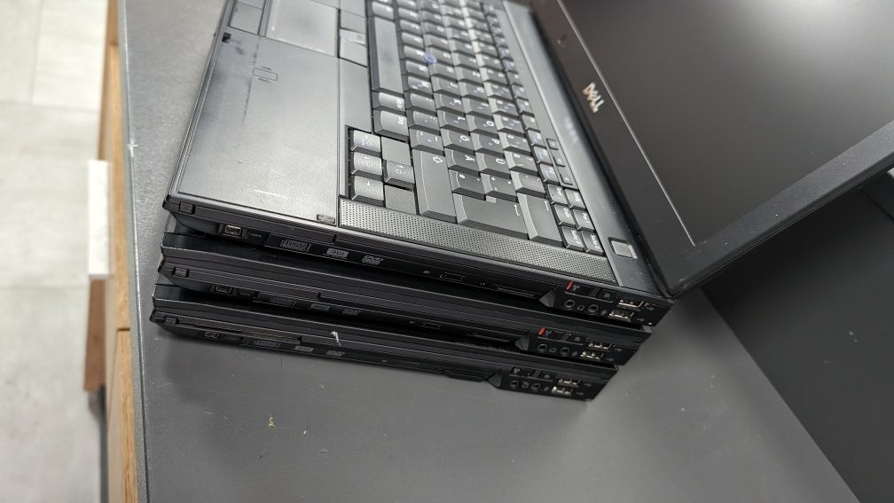 Недорогі ноутбуки Dell  для дому ціна 2500( 4 ГБ оперативки)
