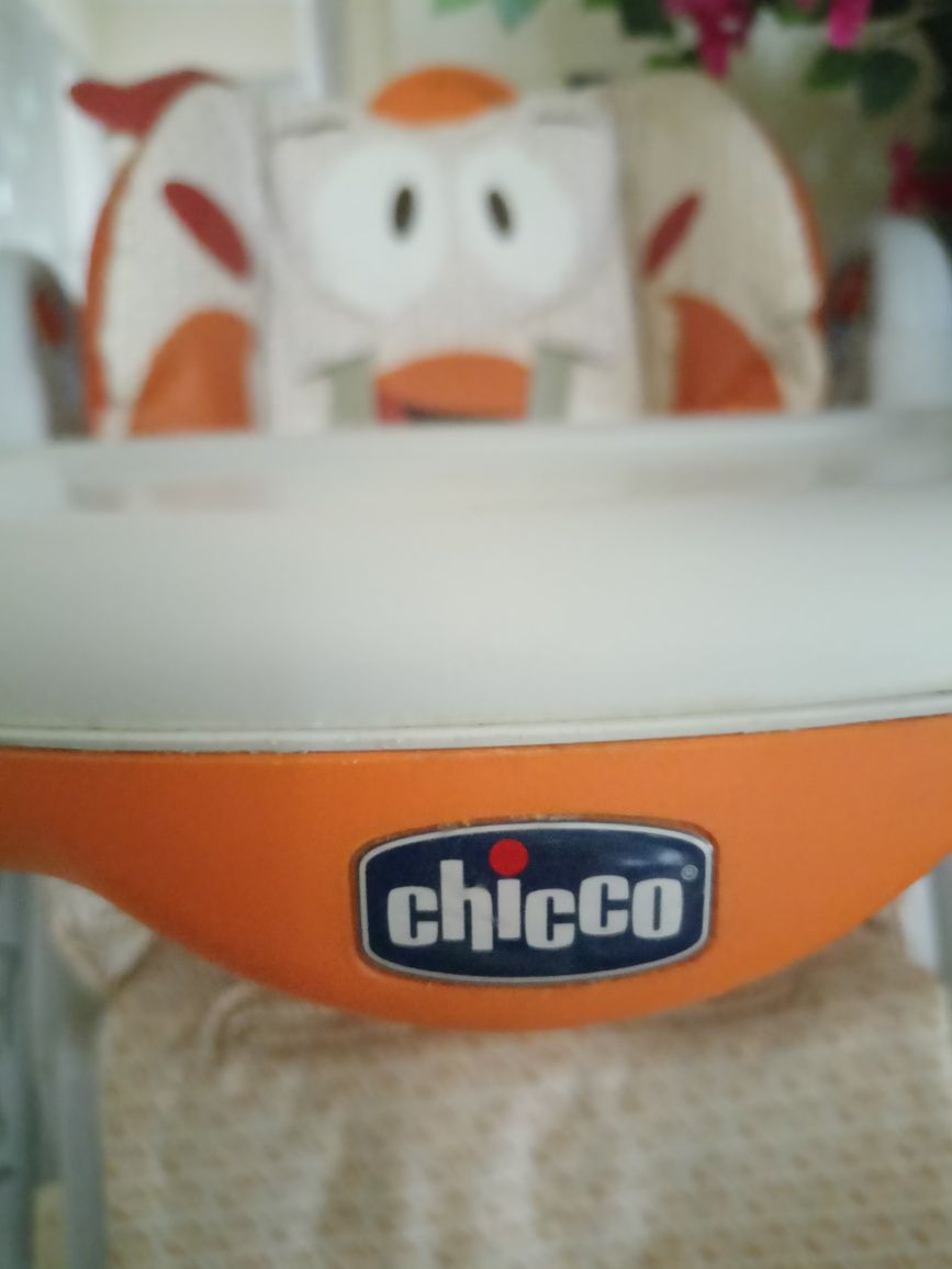 Fotelik wielofunkcyjny regulowany do karmienia Chicco