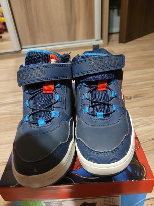 Świecące buty przejściowe Spider-Man CoolClub