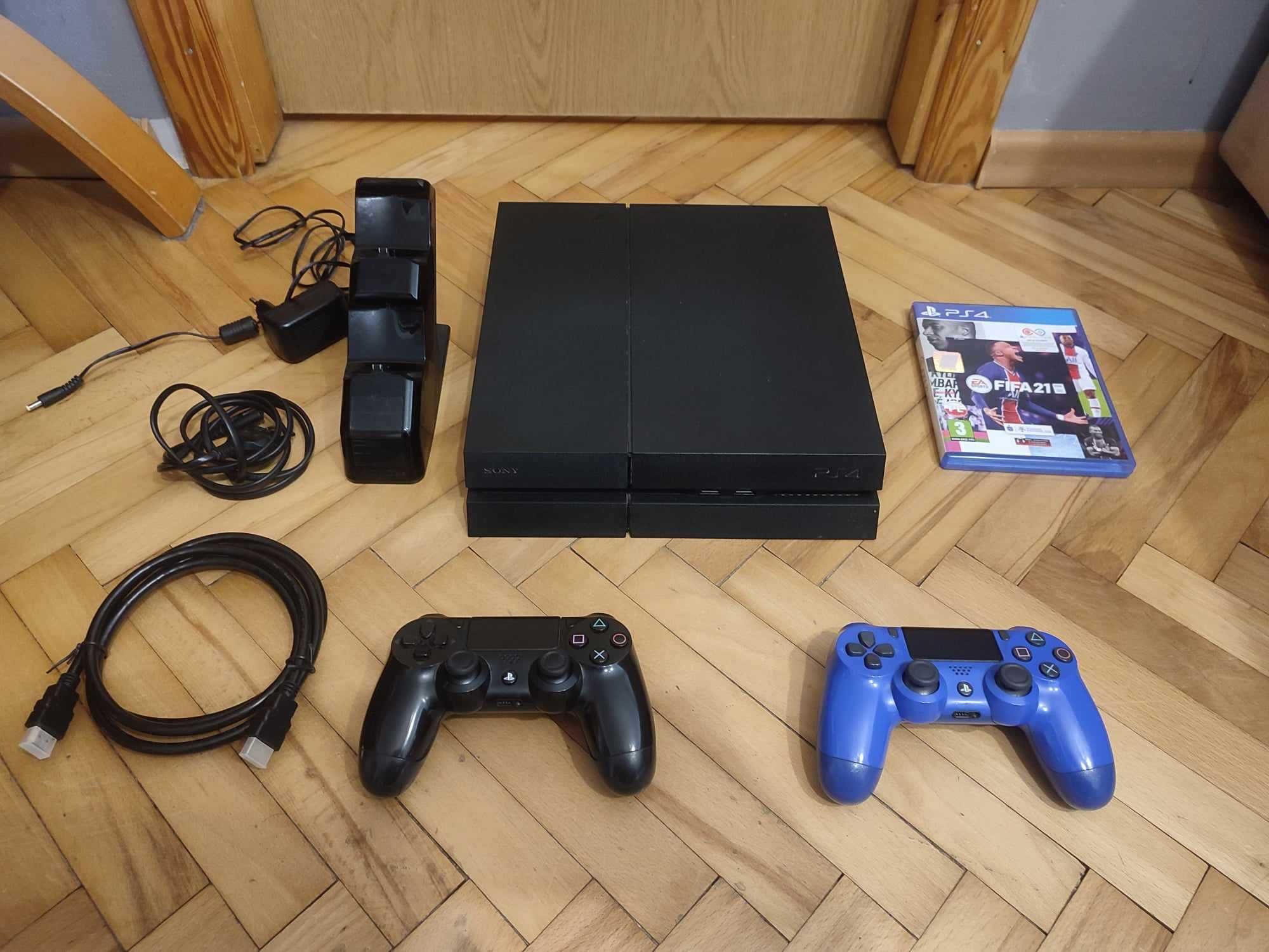 Okazja! Konsola PS4 500 GB + 2 pady i gra! Playstation 4! Polecam!