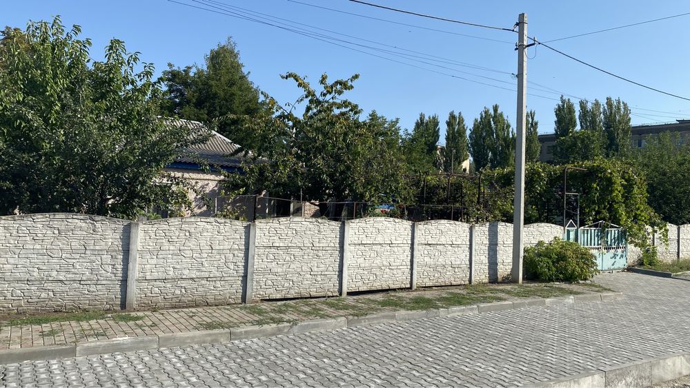 Будинок у самому центрі смт Петрове Кіровоградська область
