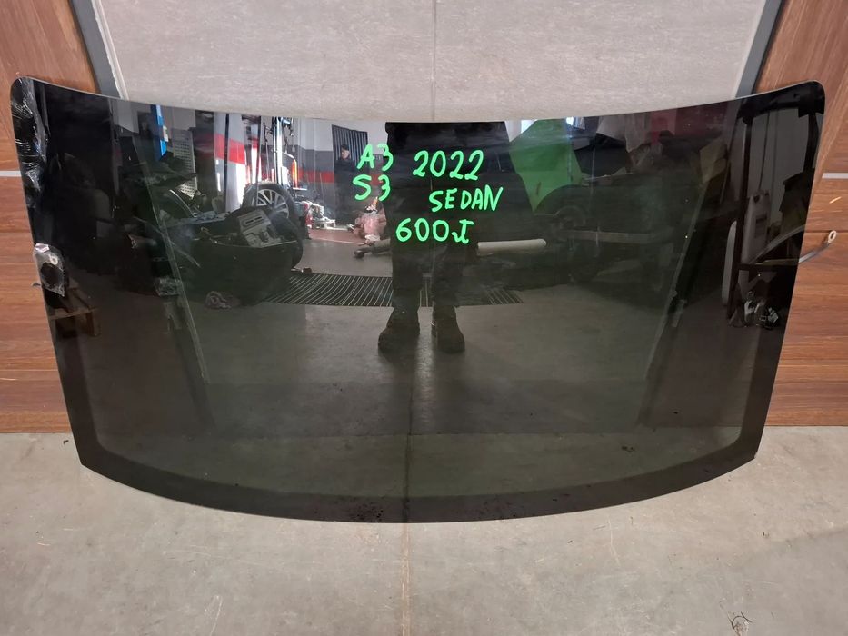 Szyba karoseryjna tył Audi A3 S3 sedan rok 2022 nr 8Y5845501A