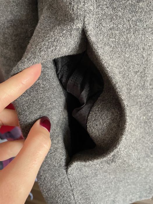 Płaszcz wełna elegancki zapinany na guziki