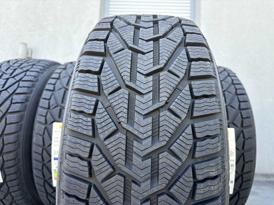 x4 zimowe 235/55R18 Kormoran SuvSnow 104H XL C,C,72db Pord. 2025 rok