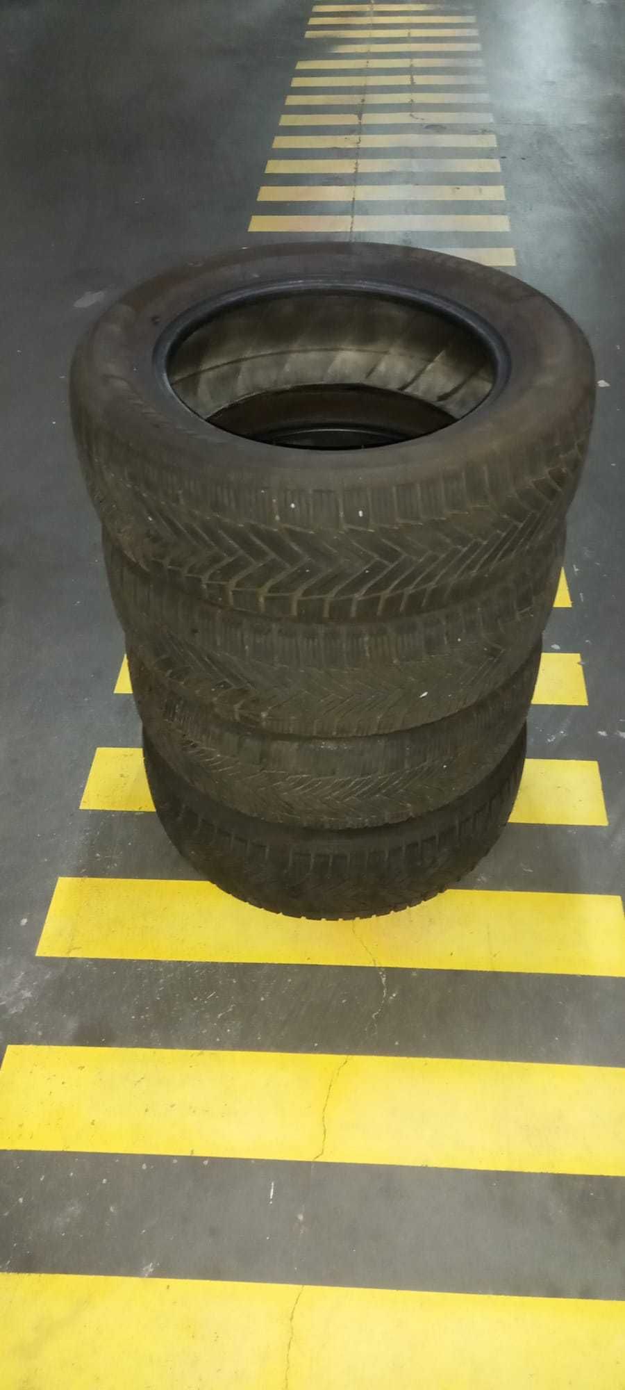 Pneus em ótimo estado
