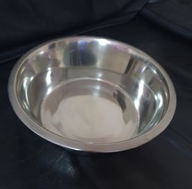 Solidna metalowa miska dla średniego i dużego pieska 2,5 litra