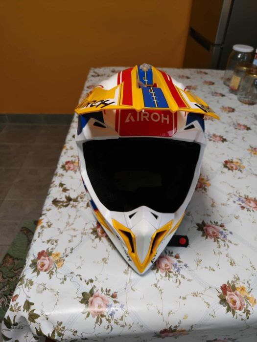 Kask 6 days Airoh!  Nowy! Google gratis! Rozmiar M wraaap