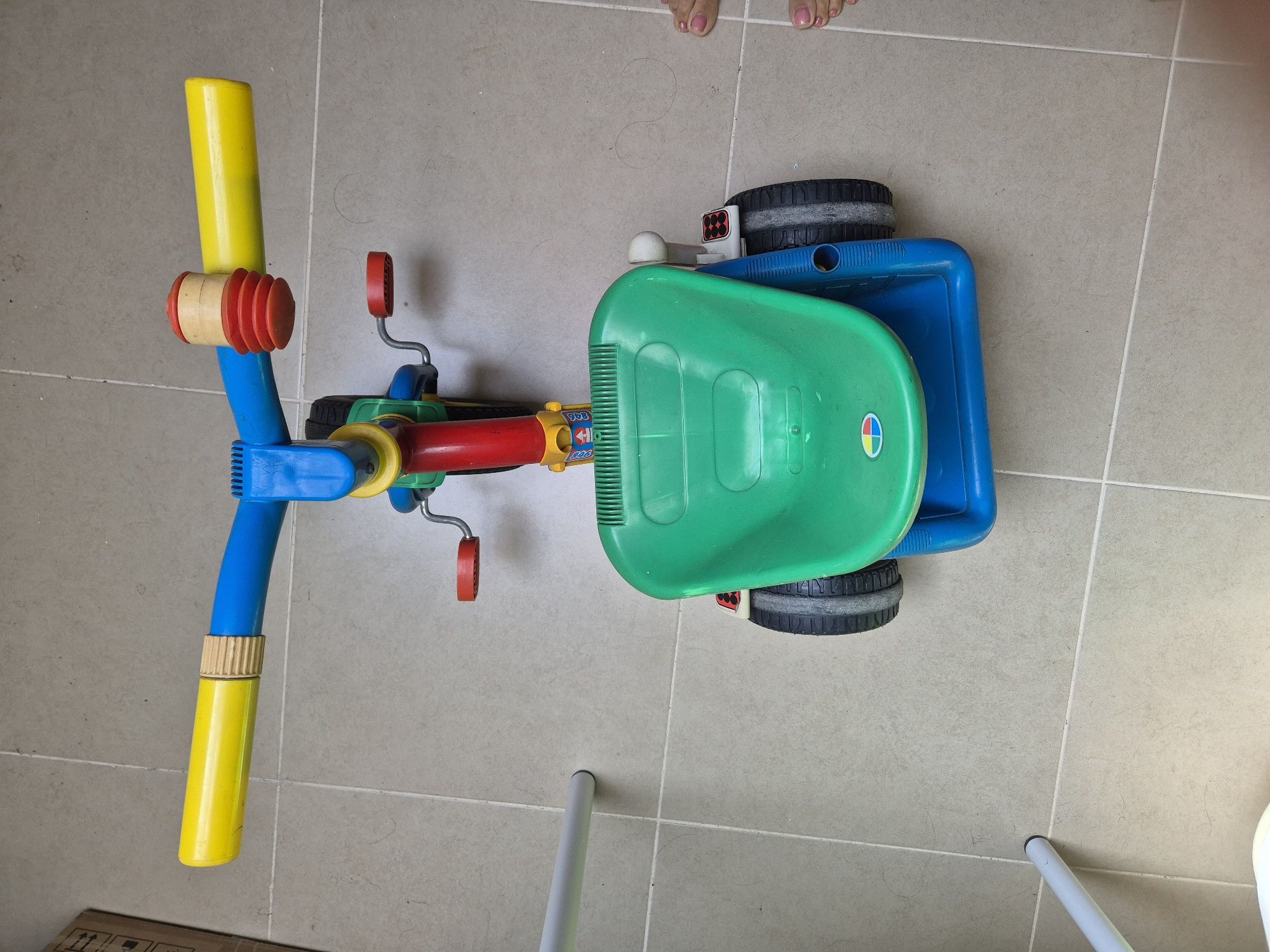 Triciclo de bebé/ crianças até aos 3 anos