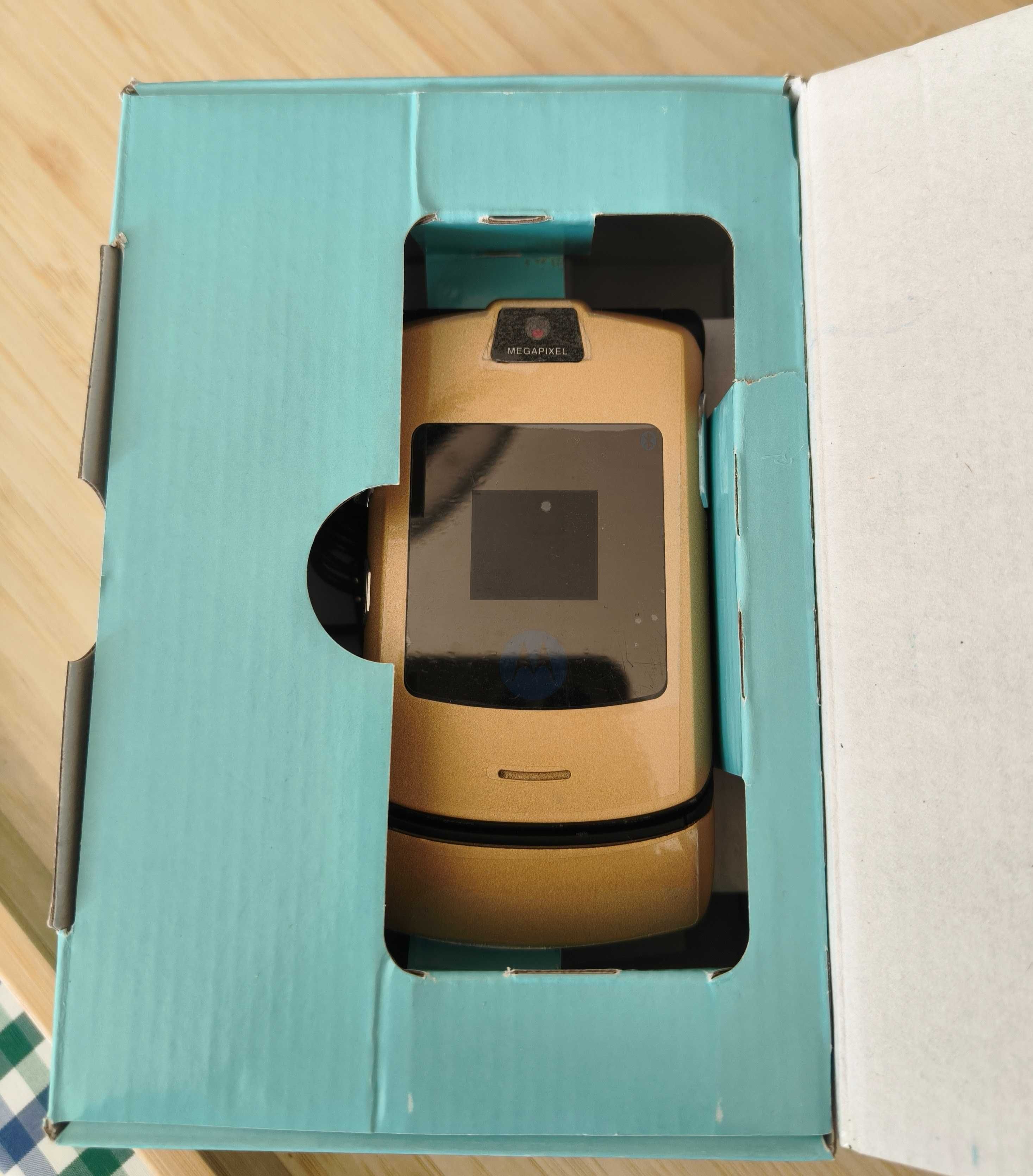 Motorola V3i Dourado c/Novo Funcionar Oferta Relogio CK