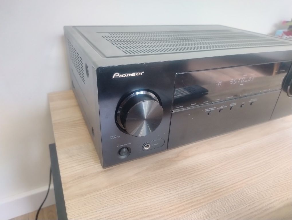 Amplituner Pioneer VSX 323 z pilotem