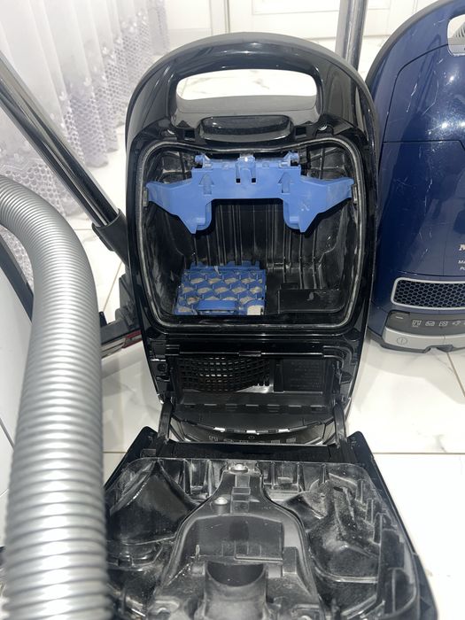 Пилососи Miele ,сухого прибирання.