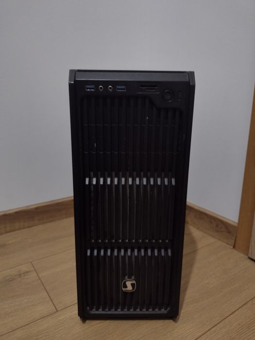 Komputer Gamingowy z Monitorem