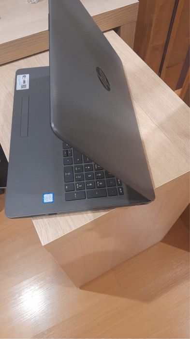 Portátil HP i5 8GB Novo