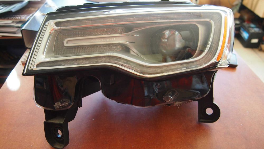 Reflektor Lampa lewa Jeep Grand Cherokee wk2 lift 17-21 usa ,t77618B