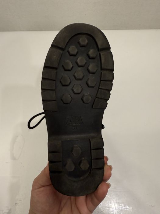 Дитяче взуття Zara