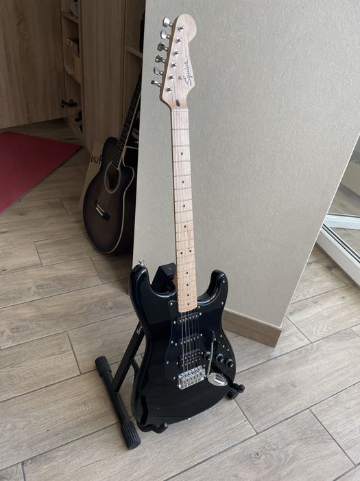 Squier stratocaster by fender