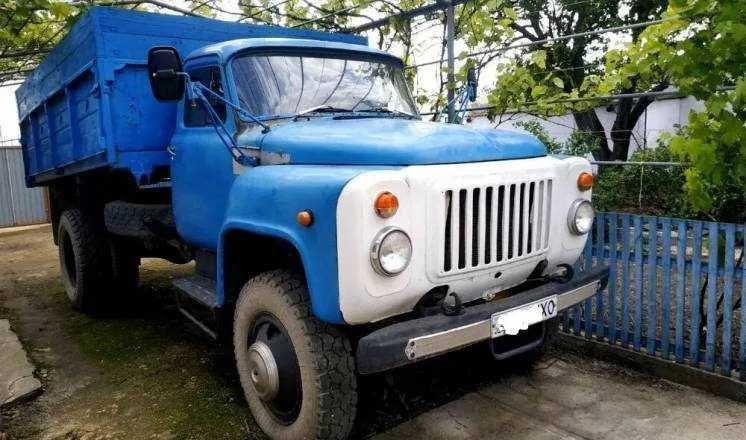 Пісок, відсів, щебінь, бутовий камінь, чорнозем та інші будматеріали