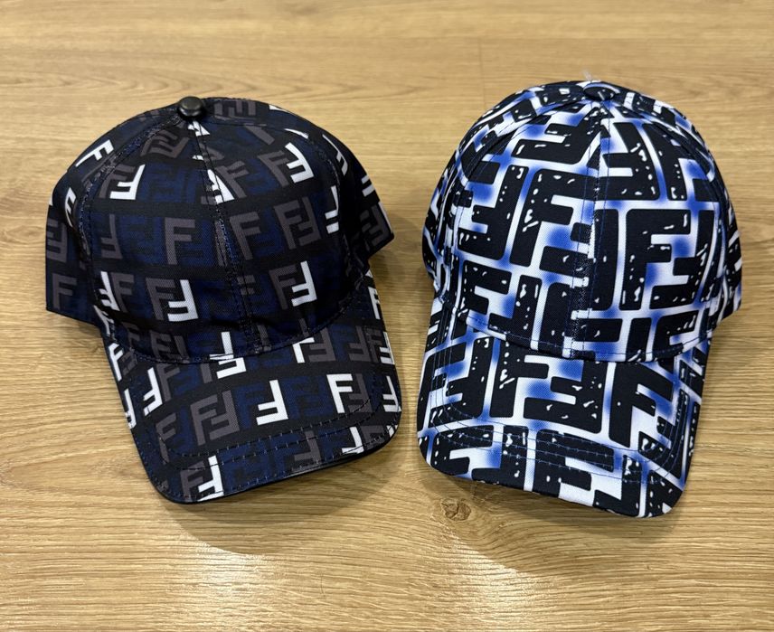 Кепка  LV Louis Italia синя