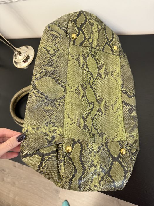 Сумка Prada из питона. Оригинал!