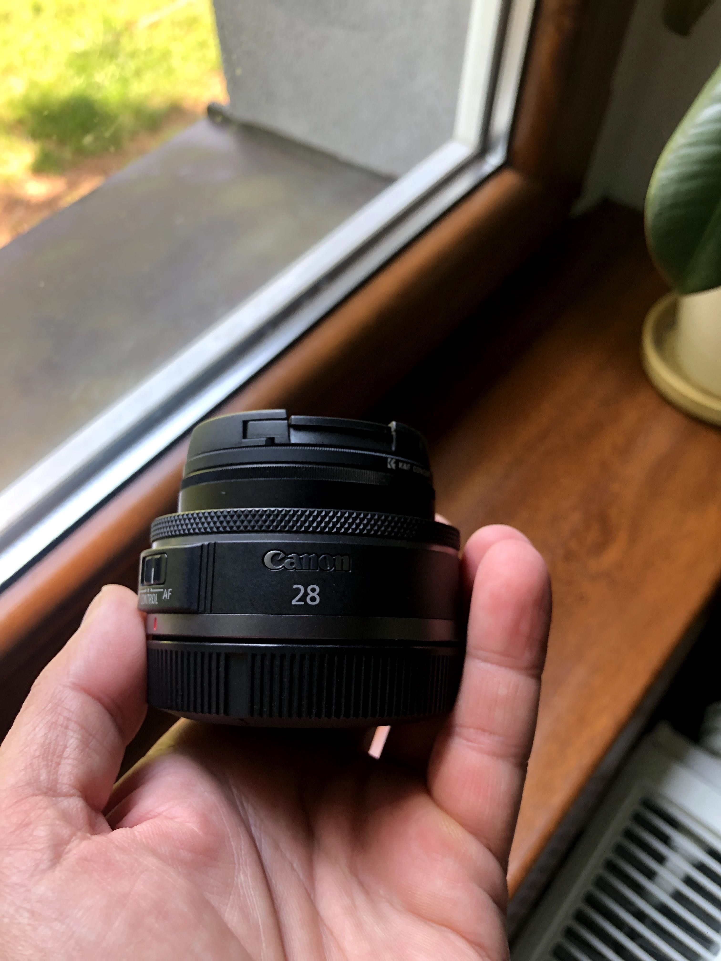 Canon RF 28mm f/2.8 STM