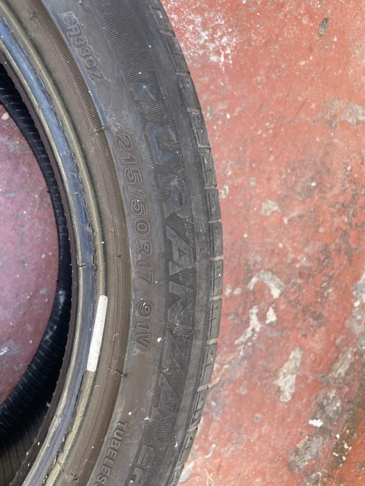 Pneu de Carro 2 Mão Comprado Nunca Usado