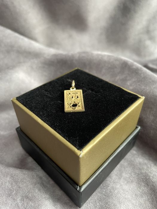 Золотой подвес амулет