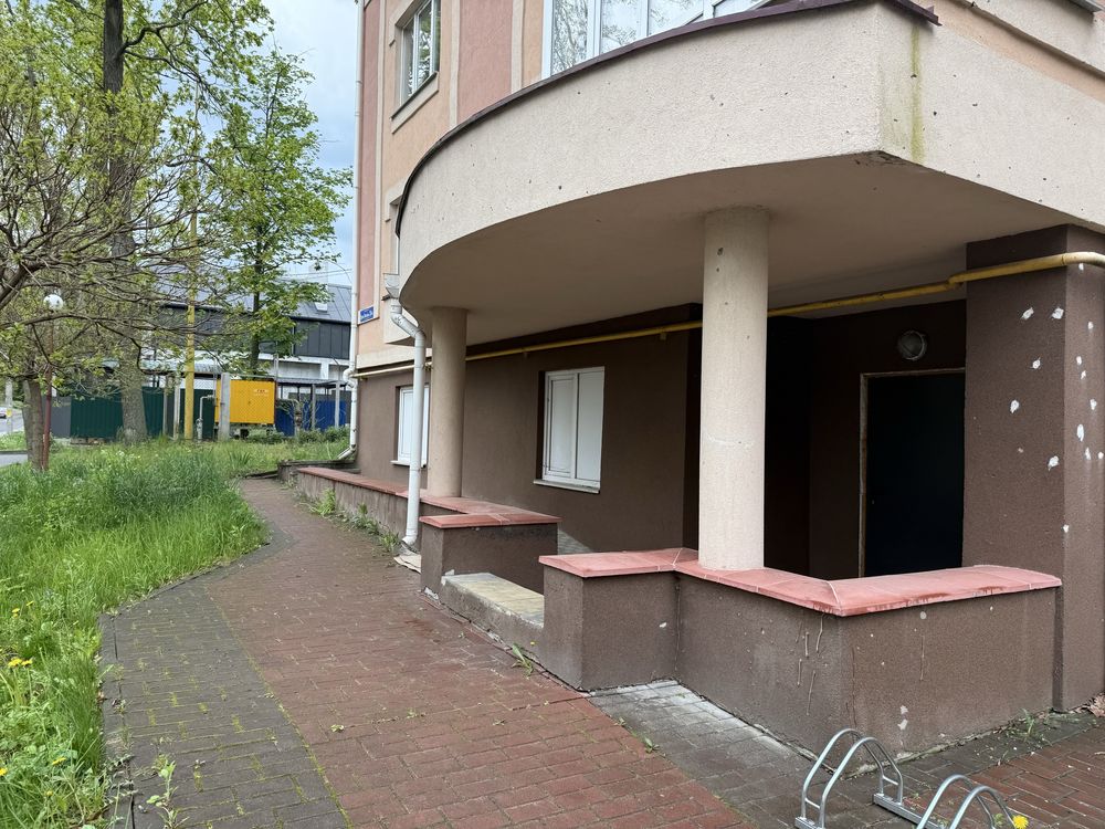 Продаж окремого приміщення з пандусом та своїм входом