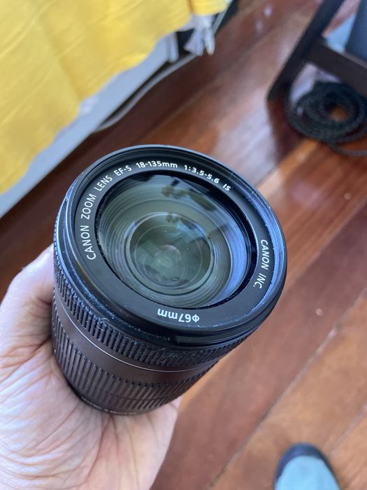 Objetiva Canon EF-S 18-135mm f/3,5-5.6 IS STM