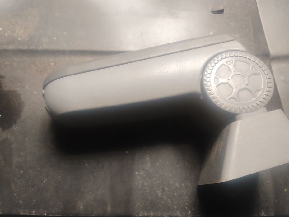 Подлокотник універсальний