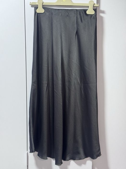 Атласна спідниця юбка міді довга