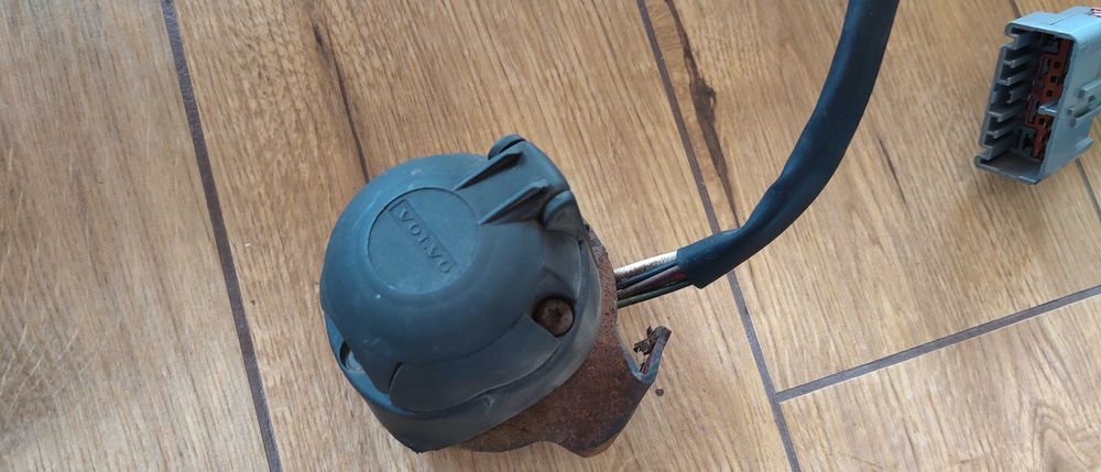 Volvo XC90 ORYGINALNY HAK WIĄZKA b.dobry stan