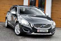 Volvo V60 2.4D 231KM AWD Xenon LED City Safety PDC Grz. Fot Półskóra Klima